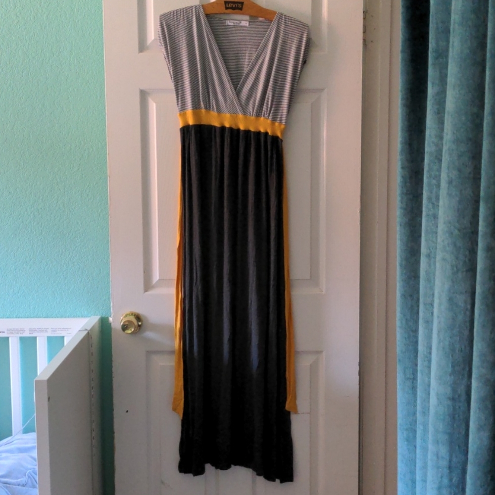 Maternity/breastfeeding maxi